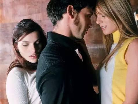 如何处理好和闺蜜男友的关系 和闺蜜男友关系的处理方法 如何处理好和闺蜜男友的关系 和闺蜜男友关系的处理方法