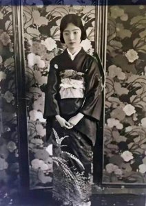 ​川岛芳子：从“东方魔女”到“针孔囚徒”，她的美貌与悲剧！