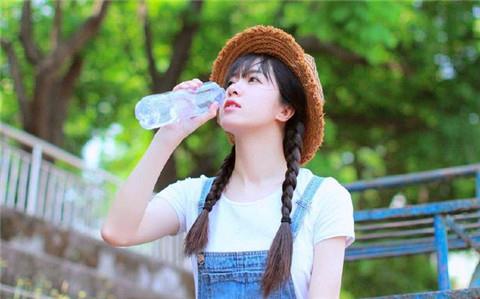 惹女朋友生气了应该怎么哄她呢