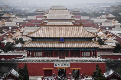 ​故宫博物院工作怎么样？解决北京户口，应届毕业生月薪七八千元