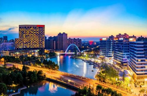 外滩灯光秀时间表2023(上海外滩灯光秀时间)-第1张图片-