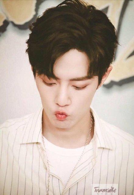 嘟嘟嘴的兔兔，呆萌又可爱，肖战图集