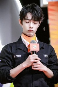 ​嘟嘟嘴的兔兔，呆萌又可爱，肖战图集