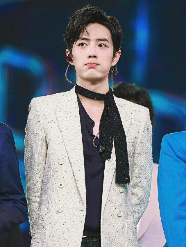 嘟嘟嘴的兔兔，呆萌又可爱，肖战图集