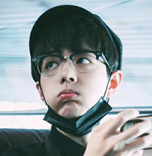 嘟嘟嘴的兔兔，呆萌又可爱，肖战图集