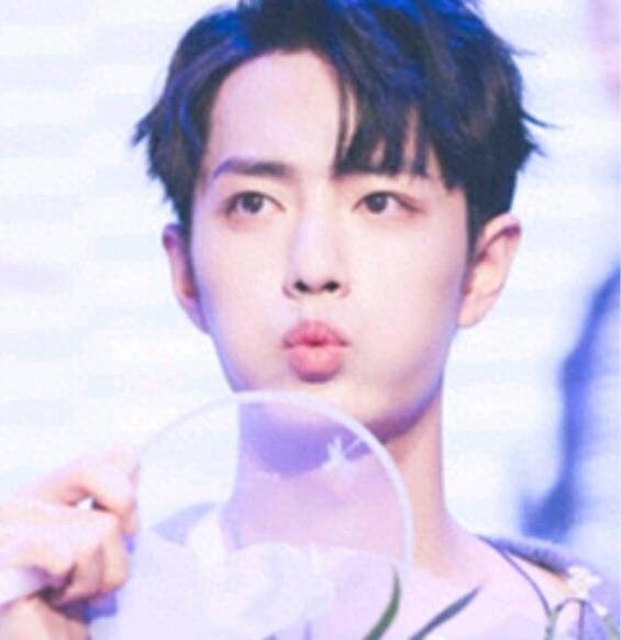 嘟嘟嘴的兔兔，呆萌又可爱，肖战图集