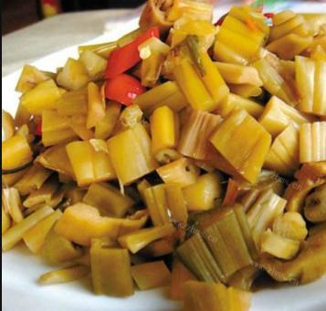 客家传统芋苗梗做法，下料很简单，酸甜开胃，曾经拿来喂猪！