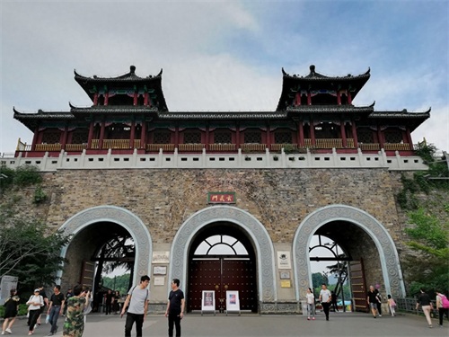 玄武门为南京明城墙增辟城门之一，旧称丰润门