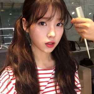 ​韩国女星李智恩