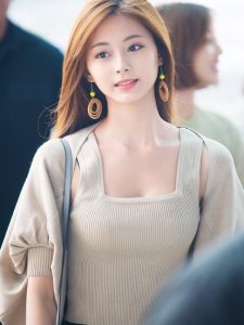 ​被韩国人赞叹为“世界级美貌”的子瑜，到底有多美，你们认可吗？