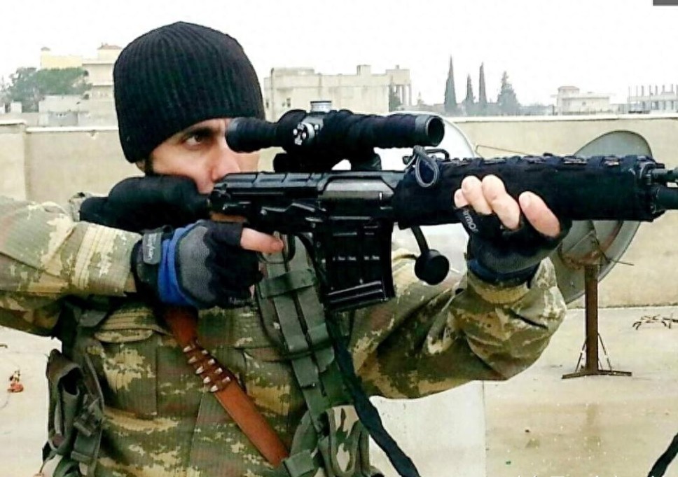 传奇狙击手的一生,一人一枪守一城,杀敌220名