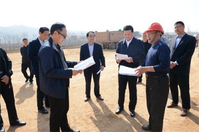 ​陈永生察看G233克黄线沂水绕城段项目