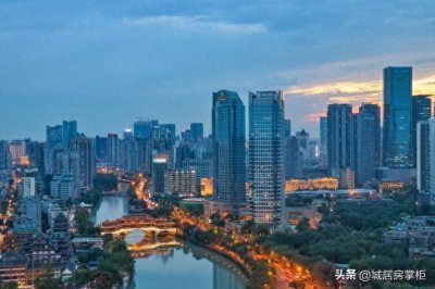 ​郑州与成都：中部与西部城市的精彩对比