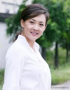 ​国民女神（50)【牛莉】1973年5月1日出生于北京市一个军人家庭