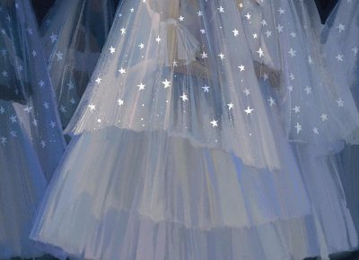 ​唐嫣混港圈，唐嫣港圈黑料被扒;虎牙弟弟毕业出问题