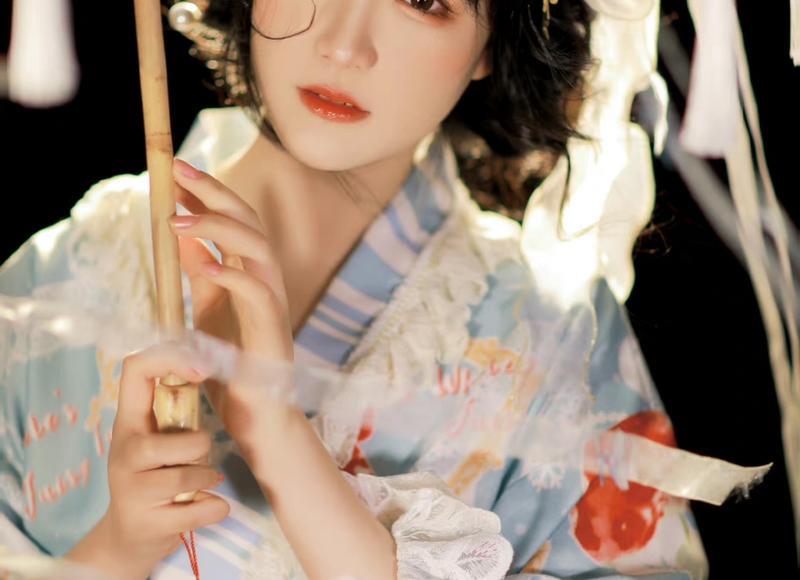 伤感一句话心情签名：能不能，有那么一个肩膀，让我可以一辈子依