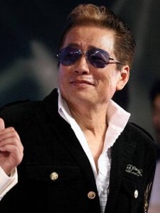 ​“青蛙王子”高凌风，三婚三离两次互绿，临终时身边无一亲人