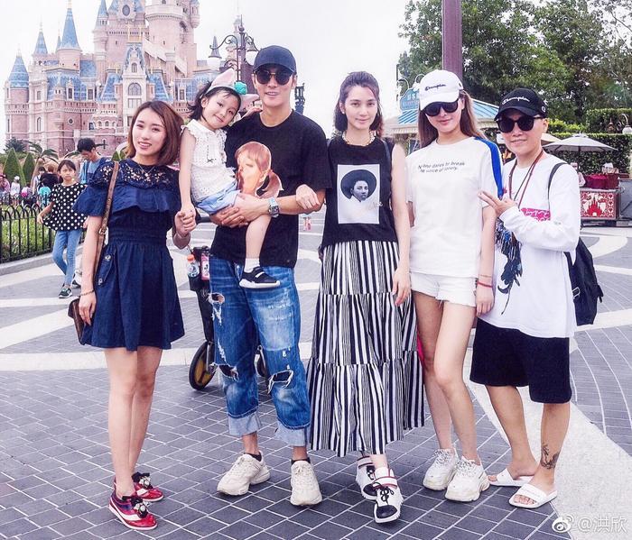 这么抠门的张丹峰对经纪人毕滢却这么大方？洪欣你还管钱吗？