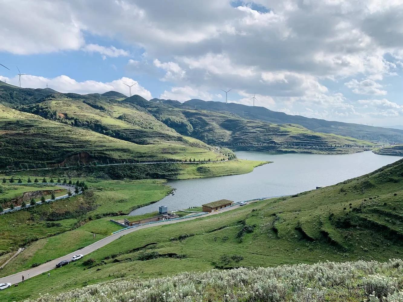 六盘水旅游景区有哪些(贵州六盘水旅游十大景点排名)