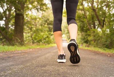 ​慢跑和快走哪个减肥效果好个小时多少米（快走1公里配速一般多少分钟）