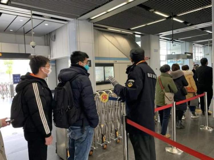 上海地铁一号线早高峰拥挤时间段「限流第一天上海早高峰最繁忙的地铁站是这样的」