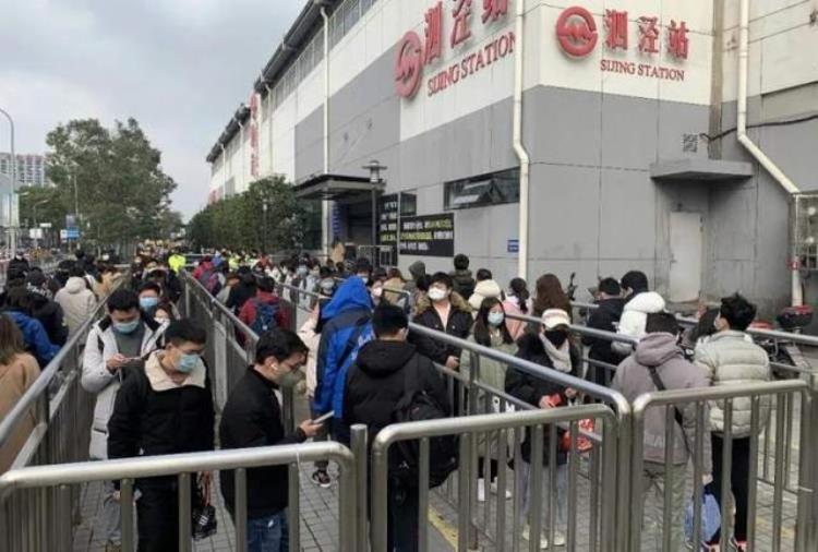 上海地铁一号线早高峰拥挤时间段「限流第一天上海早高峰最繁忙的地铁站是这样的」