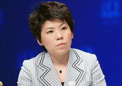 ​“乒乓皇后”邓亚萍下跪是怎么回事？