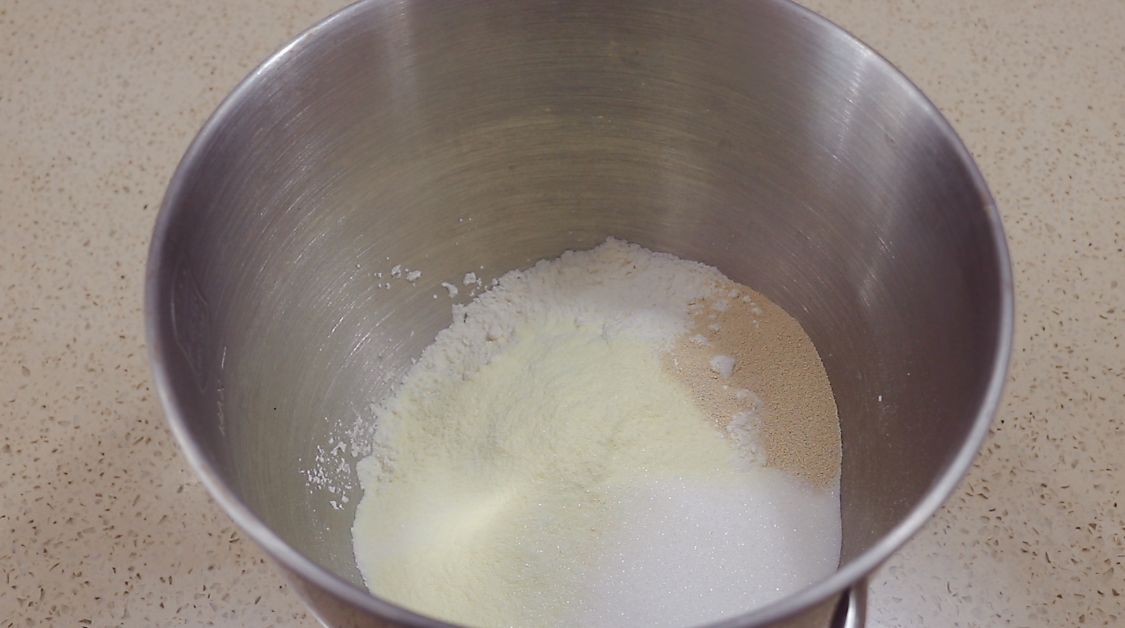 焖馒头的做法大全家常便饭（教你1招蒸出蓬松香软的馒头）