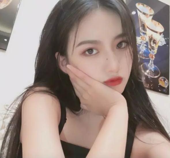 和女生聊天冷场了，如何化解尴尬