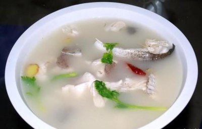 ​怎样做清炖鱼才好吃（一分钟学会秘制清炖鱼，吃鱼还是要吃清炖的）