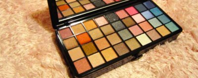 ​皮肤黄适合什么颜色的眼影