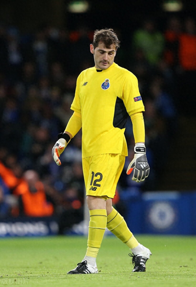 一代人的青春！西班牙传奇门将卡西利亚斯正式宣布退役