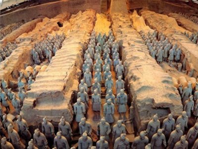 ​秦始皇陵中没有氧气，里面的长明灯为何能千年不灭？学者给出解释