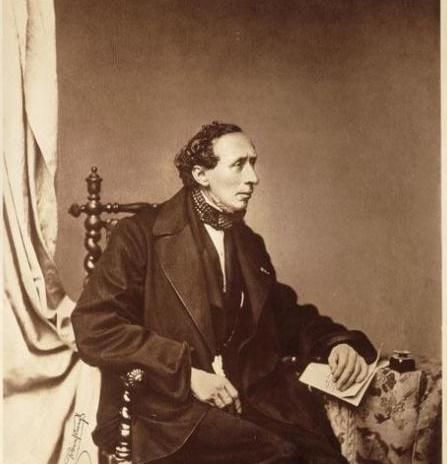 安徒生的作者简介,安徒生童话这本书的作者是谁?图3