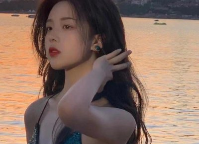 ​女孩对你有好感的暗示和动作，你都知道吗？