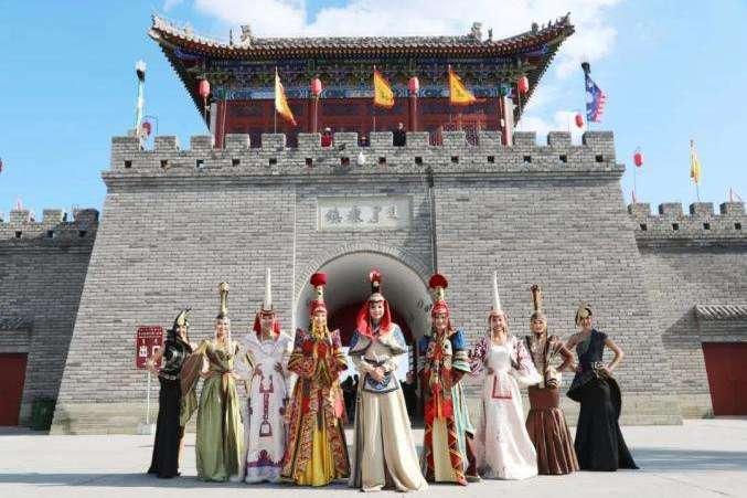 内蒙古有一个小镇，门票仅收60元，置身其间还以为到了乌镇