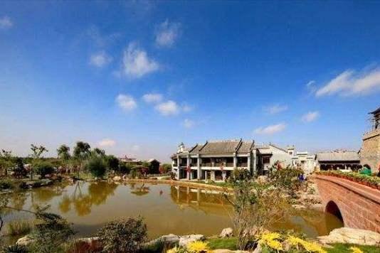 内蒙古有一个小镇，门票仅收60元，置身其间还以为到了乌镇