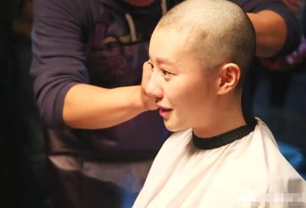 她为拍戏剃光头,因《延禧攻略》大火,今在《凉生》中一直戴假发