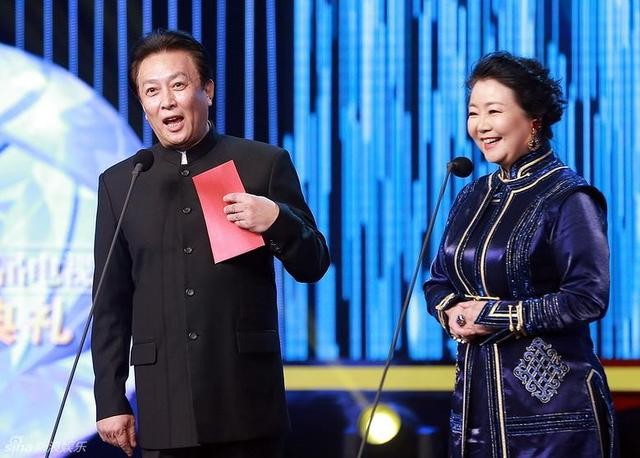 萨日娜一共演过多少部电视剧（萨日娜为他争取角色）(1)