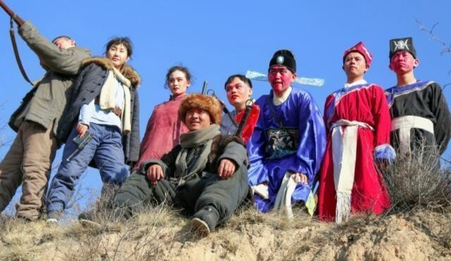 萨日娜一共演过多少部电视剧（萨日娜为他争取角色）(7)