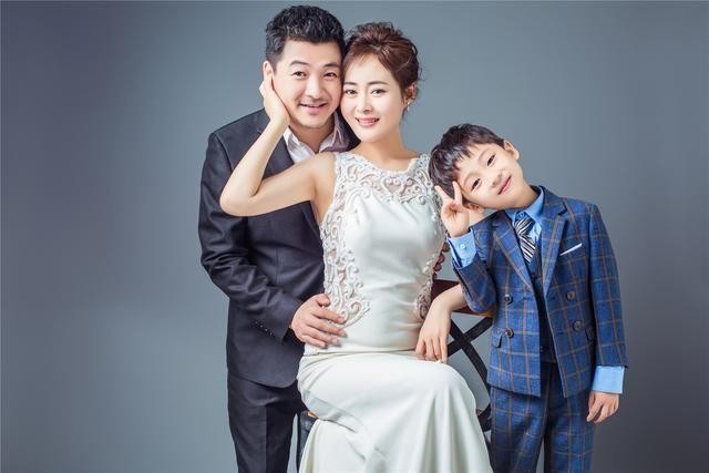 萨日娜一共演过多少部电视剧（萨日娜为他争取角色）(8)