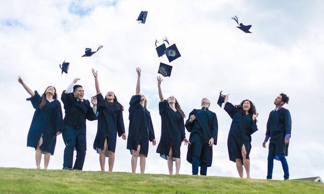 什么情况下不是应届毕业生