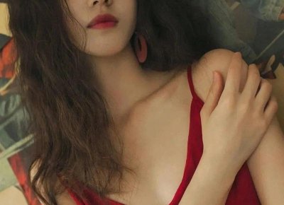 ​陈飞宇五官，陈飞宇现身机场五官越来越像爸爸陈凯歌