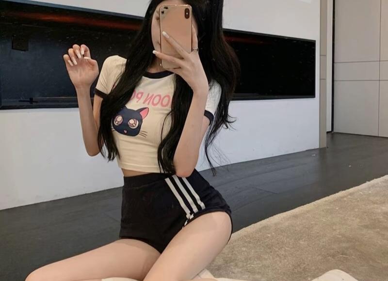 污到下面滴水的二次元情侣头像