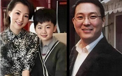 ​51岁董卿带子亮相，发福气质犹存，10岁儿子清秀出众