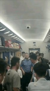 ​K1109列车员嘲讽山东人穷，只配坐绿皮车，山东籍乘客全炸了