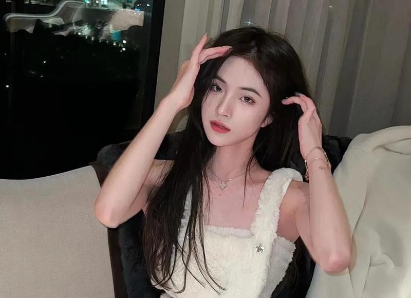 在停车场做不可描述的事情 在停车场做不可描述的事情