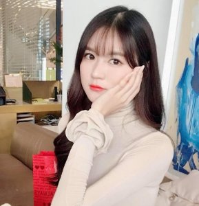 ​24岁韩国艺人金宥娜遇难，有很好的事业，凑热闹葬送年轻漂亮的她