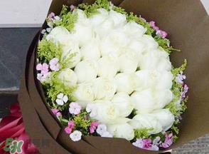 母亲节可以送白玫瑰吗?白玫瑰适合送什么人? 母亲节可以送白玫瑰吗?白玫瑰适合送什么人?