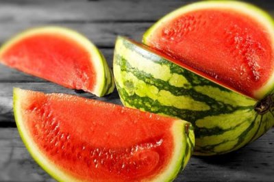 ​西瓜里面有白色的筋能吃吗 西瓜的作用